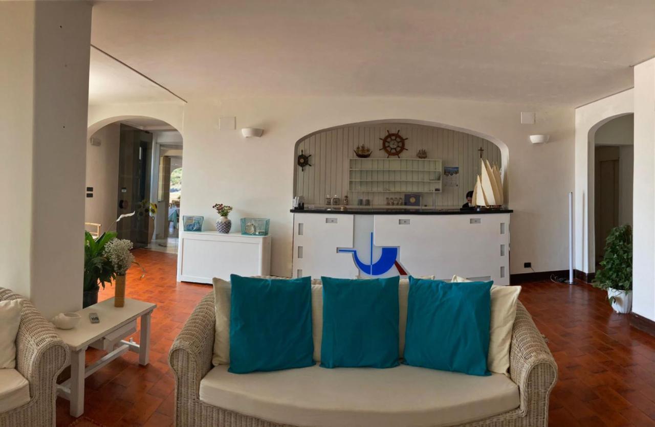Hotel Il Vascello マリーナ・セッラ エクステリア 写真