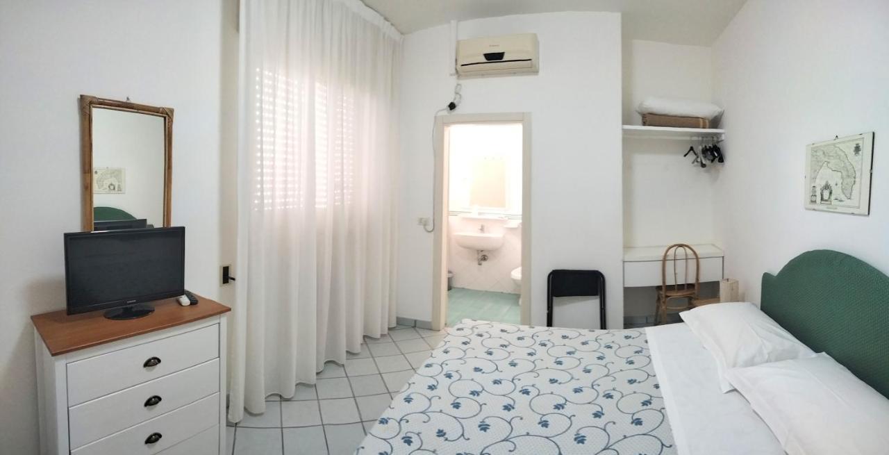 Hotel Il Vascello マリーナ・セッラ エクステリア 写真